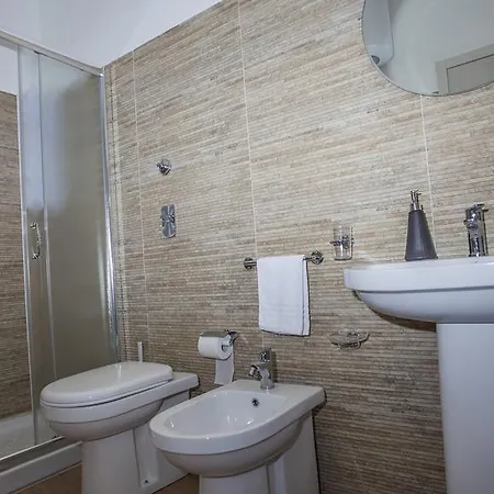 Primo Piano Settembrini Locazione Turistica Apartment